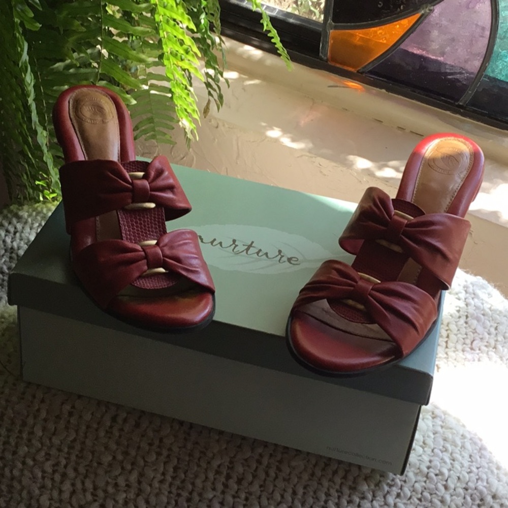 EUC Nurture Capella Ferrari Red Sandals